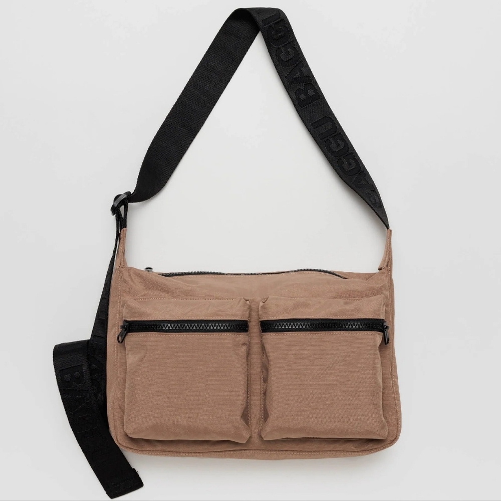 NWOT BAGGU Medium Cargo Crossbody in Cocoa
